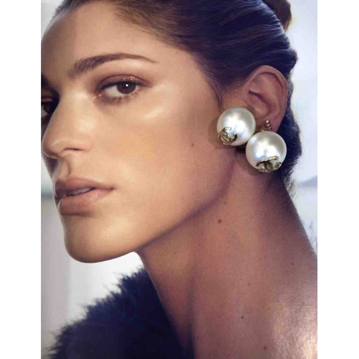 Cc pearl earrings Chanel White in Pearl 